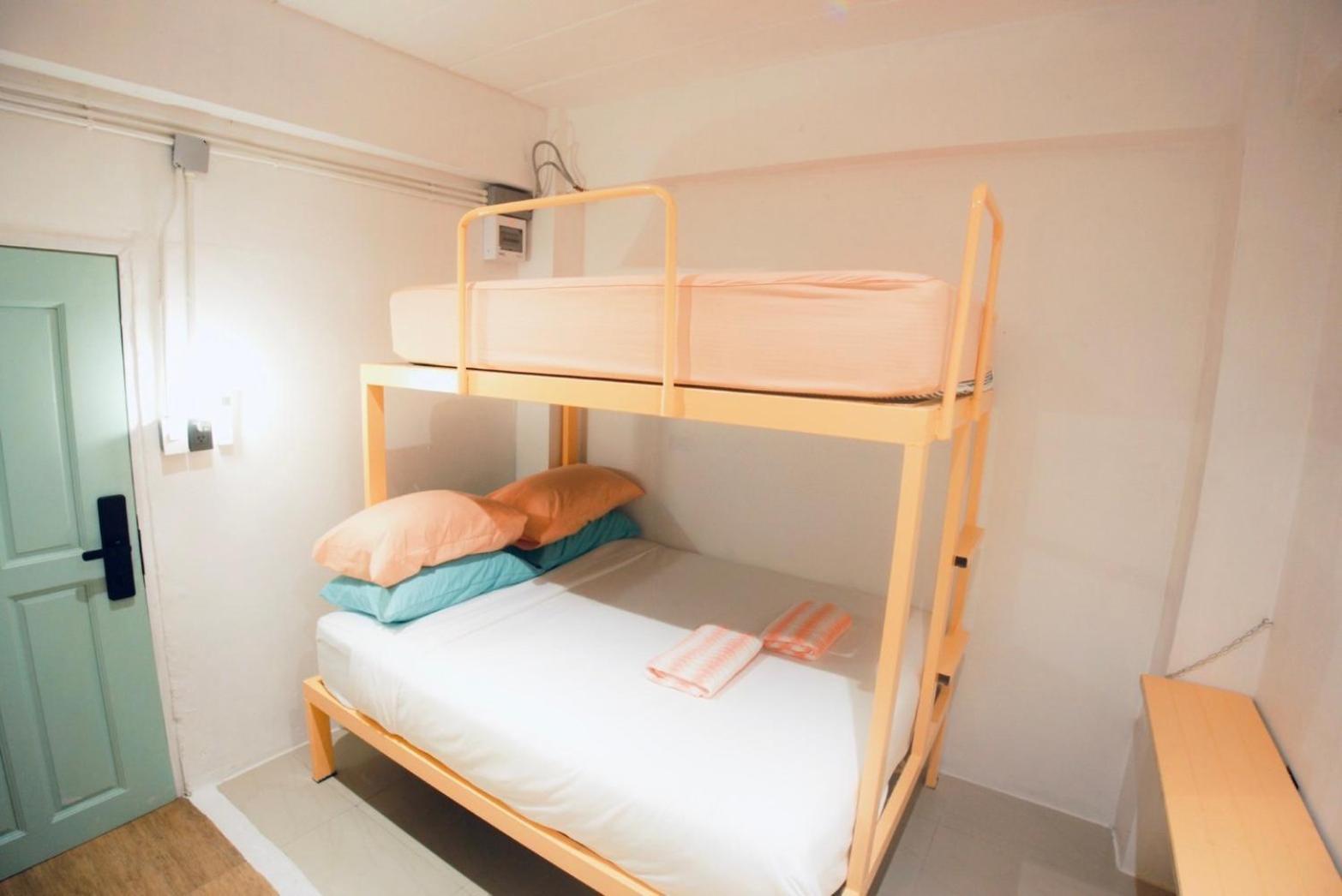 Easy Sunday Khaosan Bangkok Hotell Exteriör bild